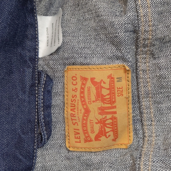 Levi's denim jacket 🧥 - Picture 7 of 7